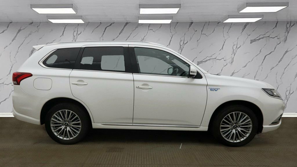 Mitsubishi Outlander 2.4L 5Hs DU69NZX White #5