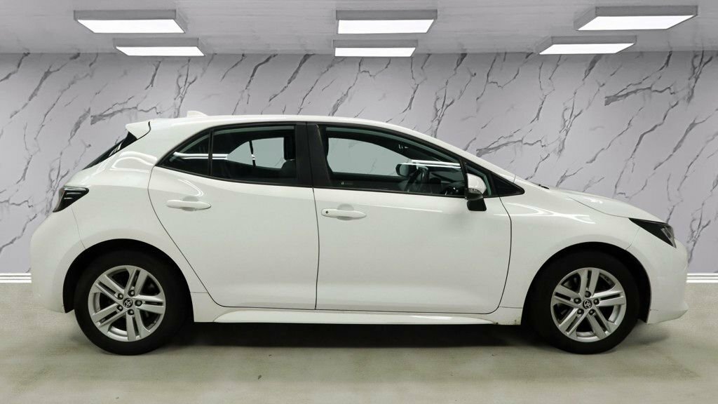 Toyota Corolla 1.8L Icon RO22YNL White #5