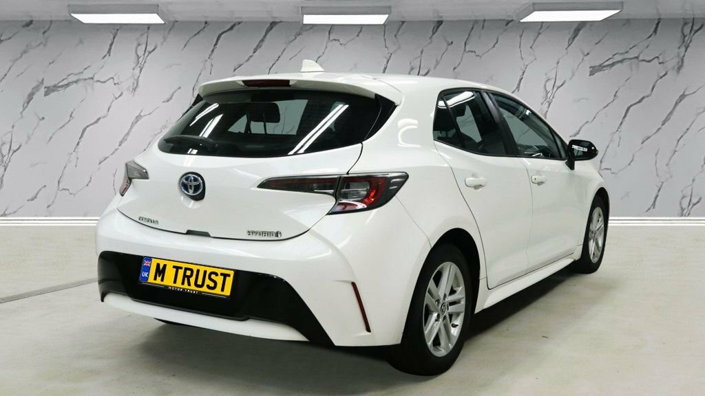 Toyota Corolla 1.8L Icon RO22YNL White #4