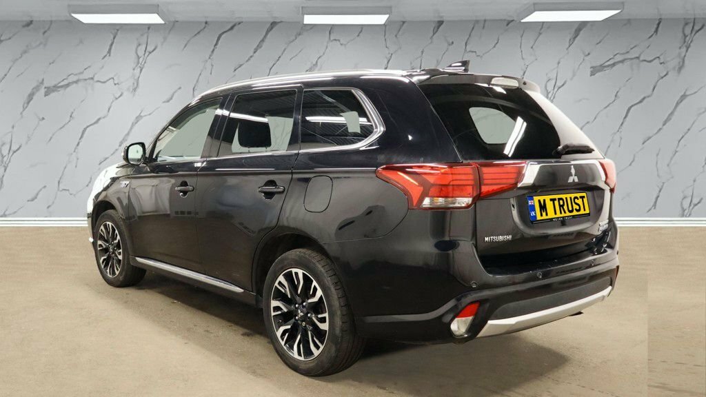 Mitsubishi Outlander 2L 4Hs YT18XVE Black #3