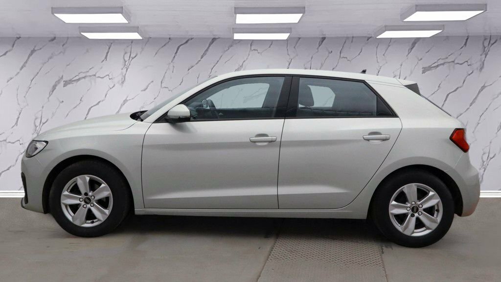 Audi A1 1L Technik YH73SWY Silver #6