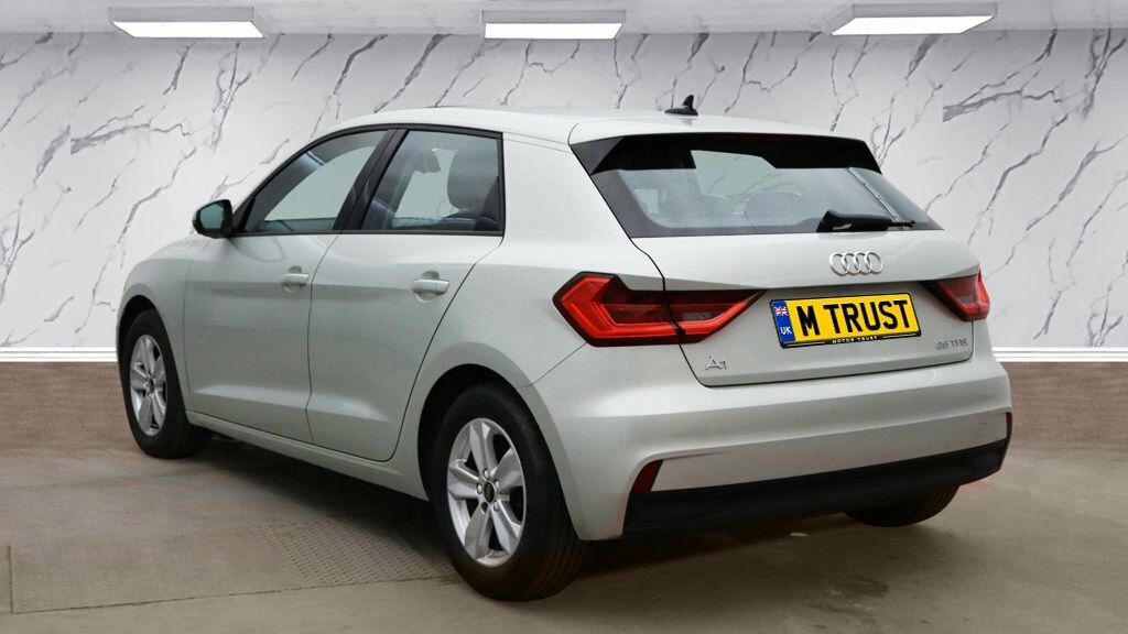 Audi A1 1L Technik YH73SWY Silver #3