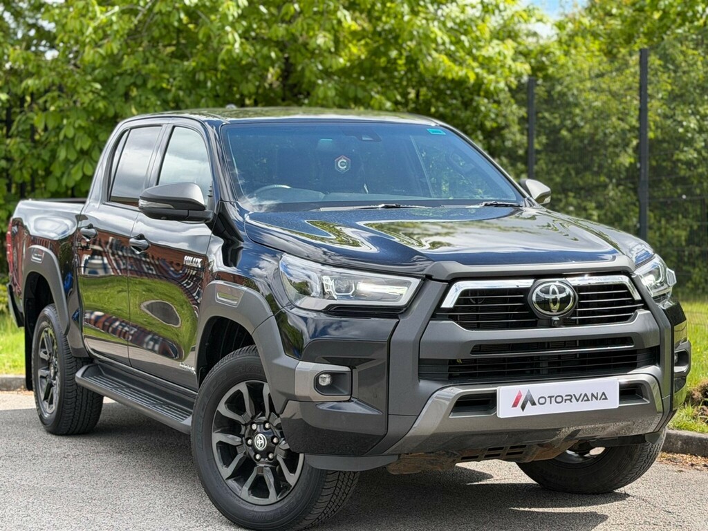 Toyota HILUX 2.8 D-4d Invincible X 4Wd Euro 6 Ss Black
