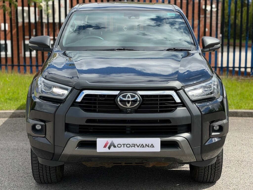Toyota HILUX 2.8 D-4d Invincible X 4Wd Euro 6 Ss HF23YJT Black #2