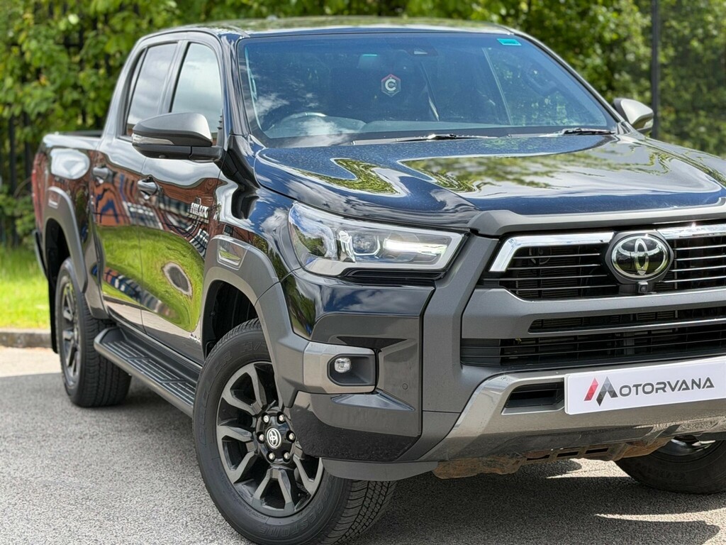 Toyota HILUX 2.8 D-4d Invincible X 4Wd Euro 6 Ss HF23YJT Black #5