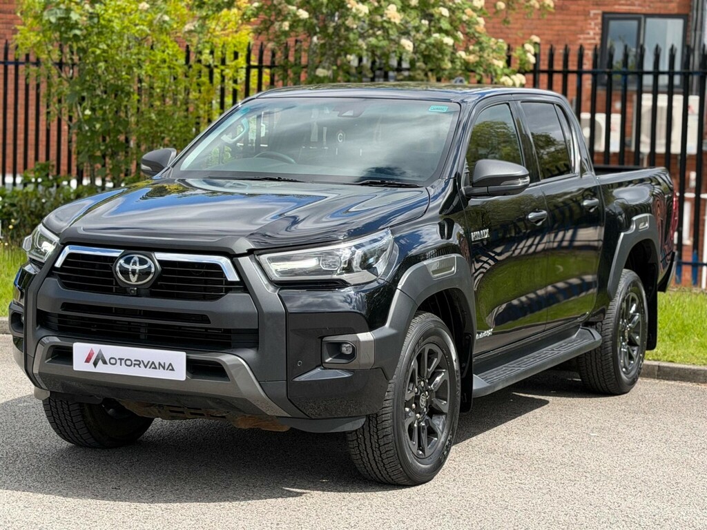 Toyota HILUX 2.8 D-4d Invincible X 4Wd Euro 6 Ss HF23YJT Black #3