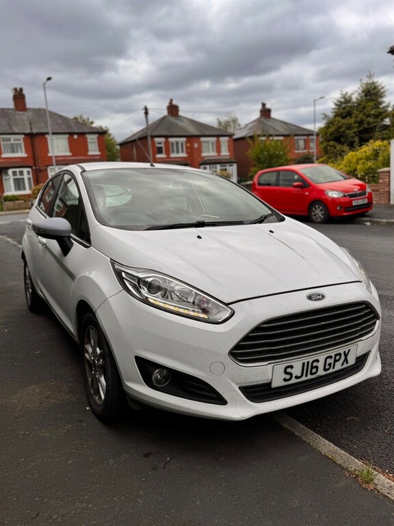 Ford Fiesta 1.25 Zetec Euro 6 White