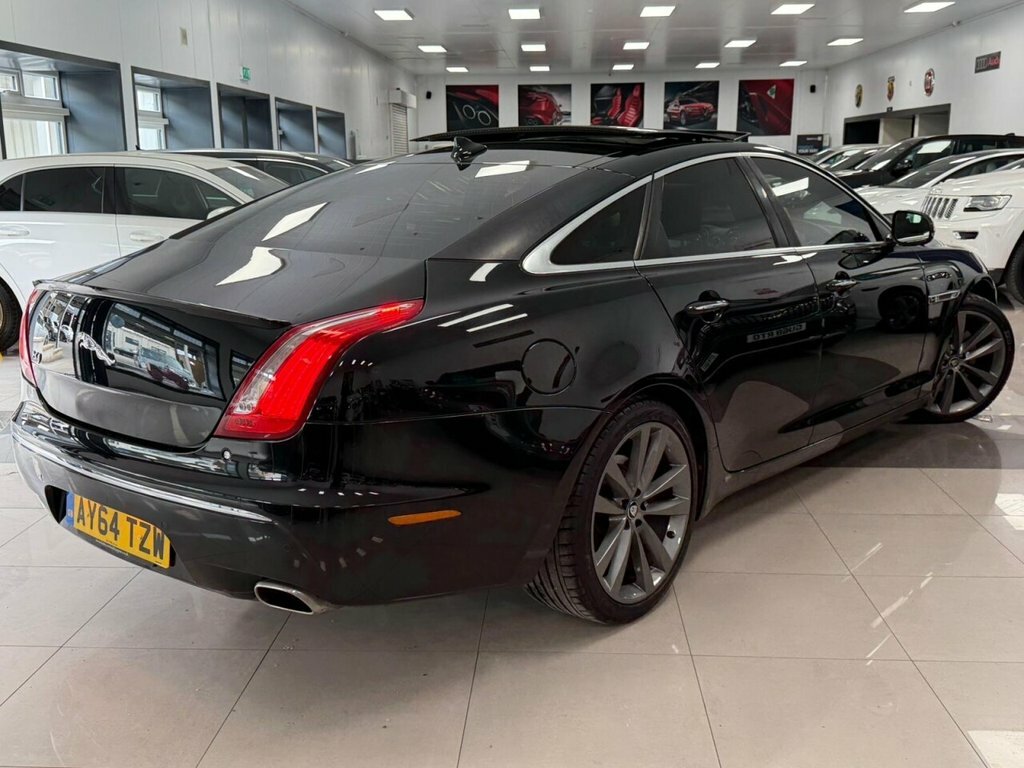 Jaguar XJ 3L Portfolio AY64TZW Black #3