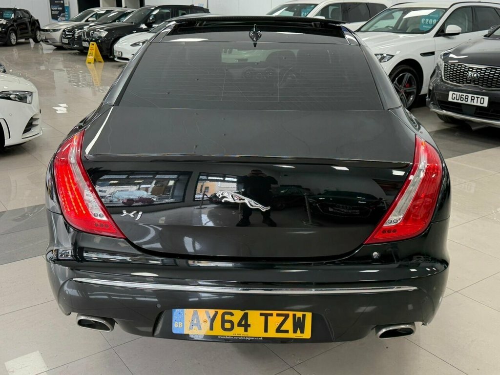 Jaguar XJ 3L Portfolio AY64TZW Black #4