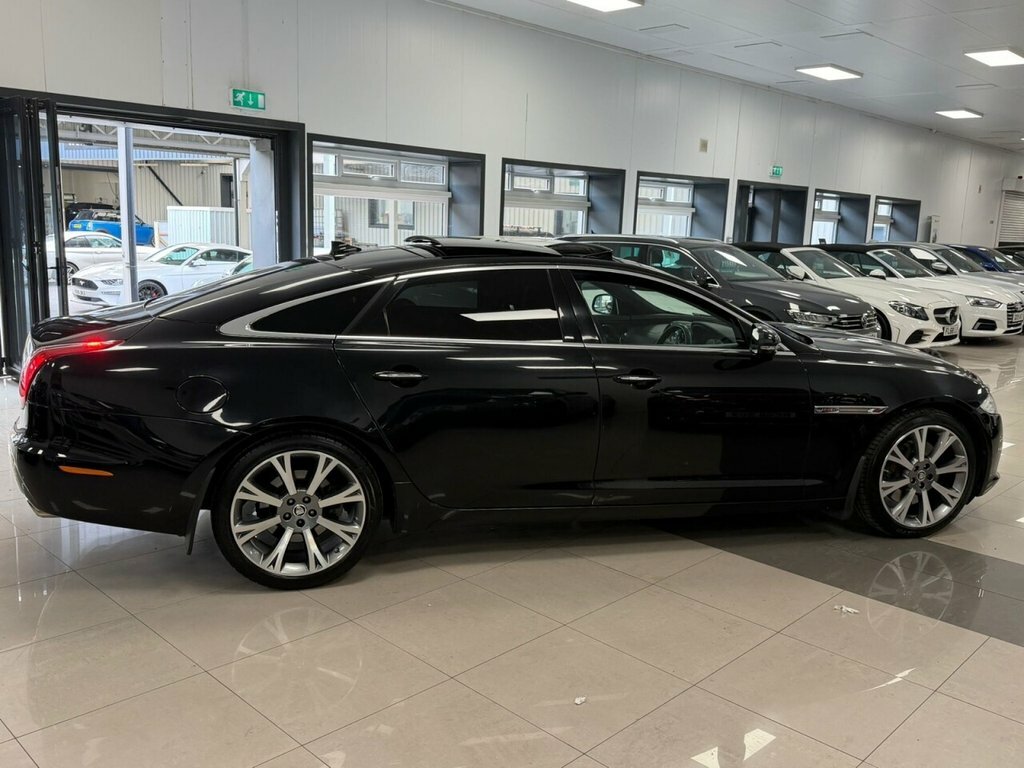 Jaguar XJ 3L Portfolio Black #2