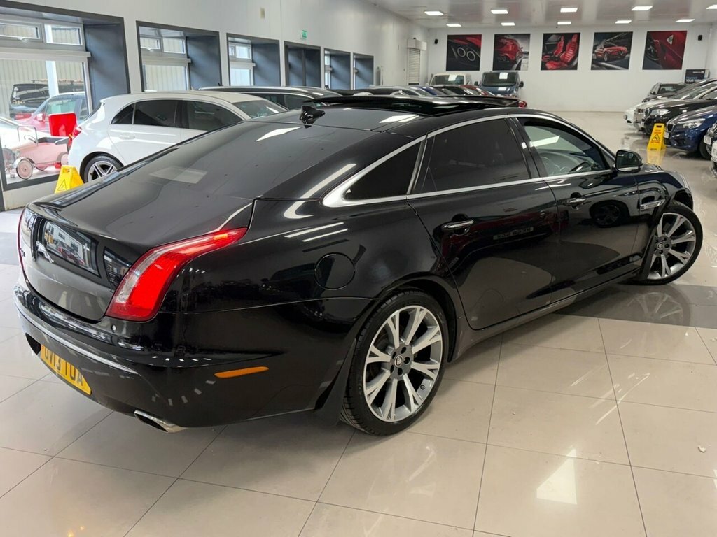 Jaguar XJ 3L Portfolio Black #3