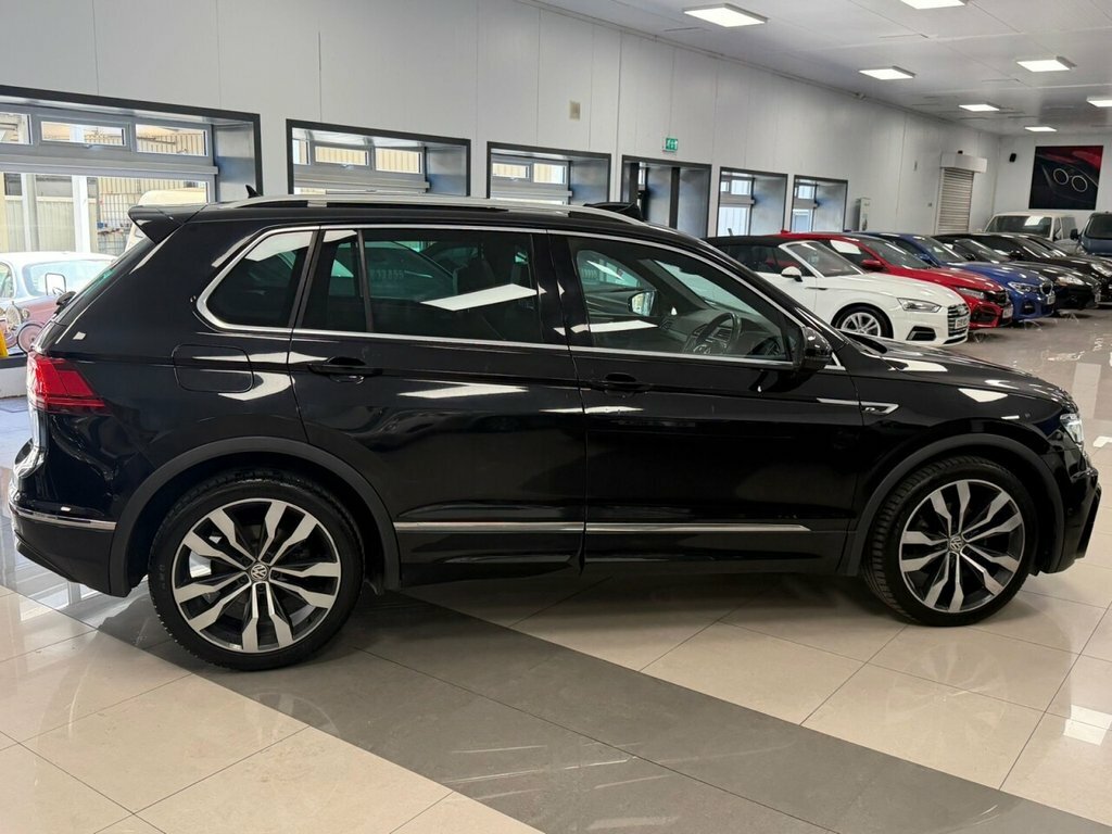 Volkswagen Tiguan 2L R-line Tech MF19ZBX Black #2