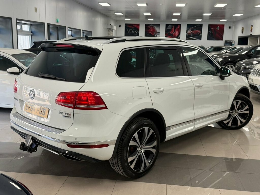 Volkswagen Touareg 3L R-line EF64FUB White #3