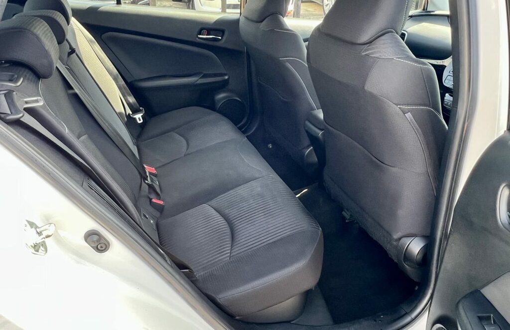 Toyota Prius Hatchback Grey #4