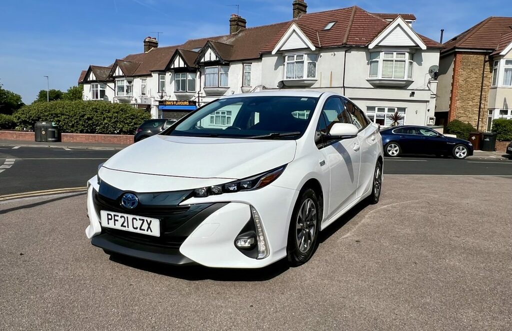 Toyota Prius Hatchback Grey #2