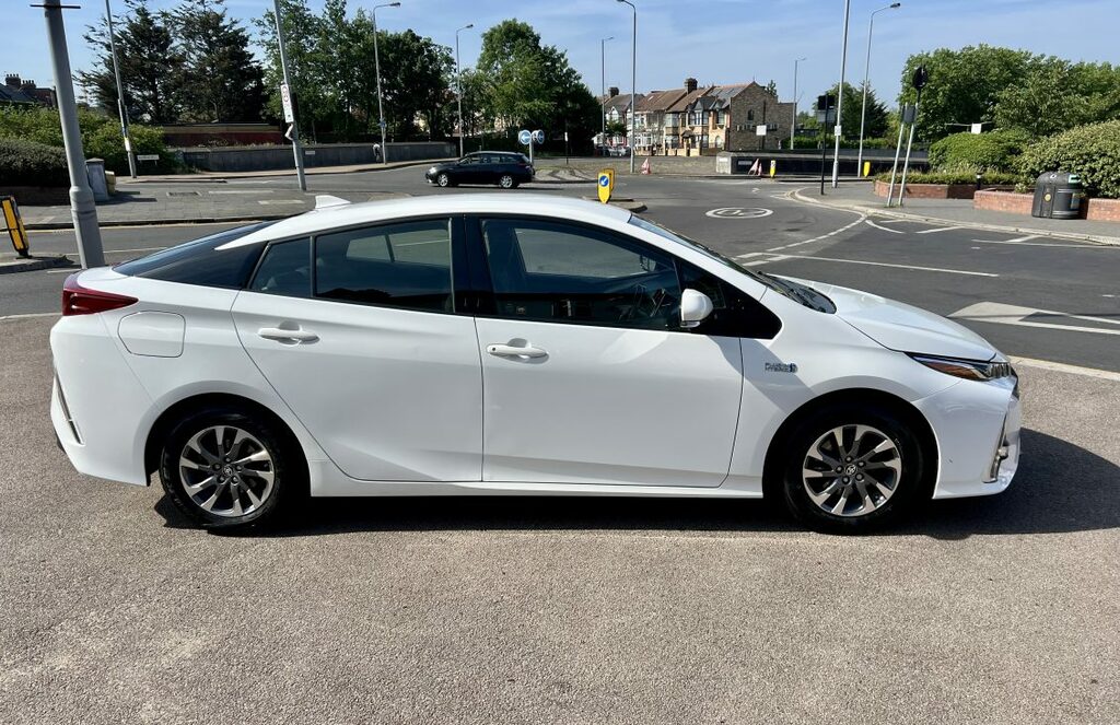 Toyota Prius Hatchback Grey #6