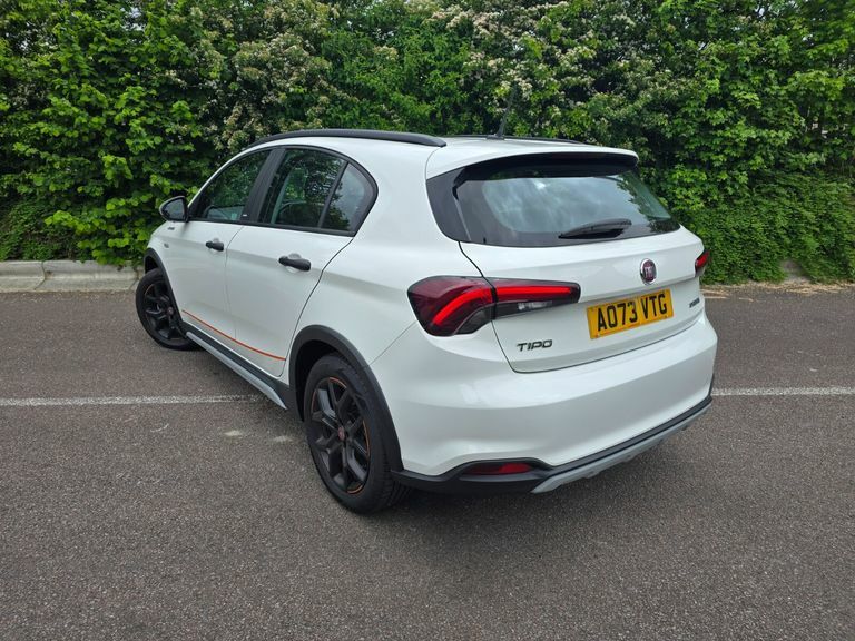 Fiat Tipo 1.5 Hybrid 48V Cross Garmin Ddct White #5