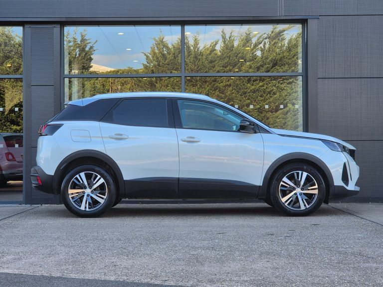 Peugeot 3008 1.2 Puretech Active Premium BP72EWL White #2