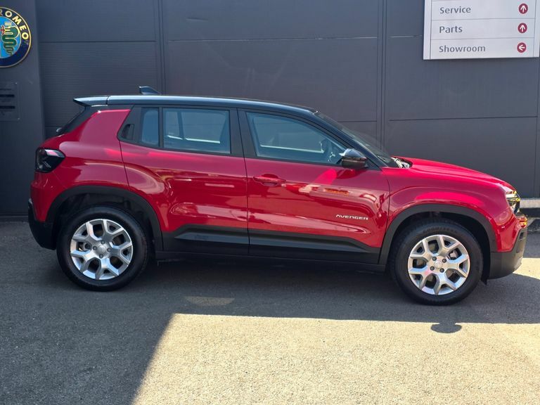 Jeep Avenger 115Kw Altitude 54Kwh KV26VNZ Red #3