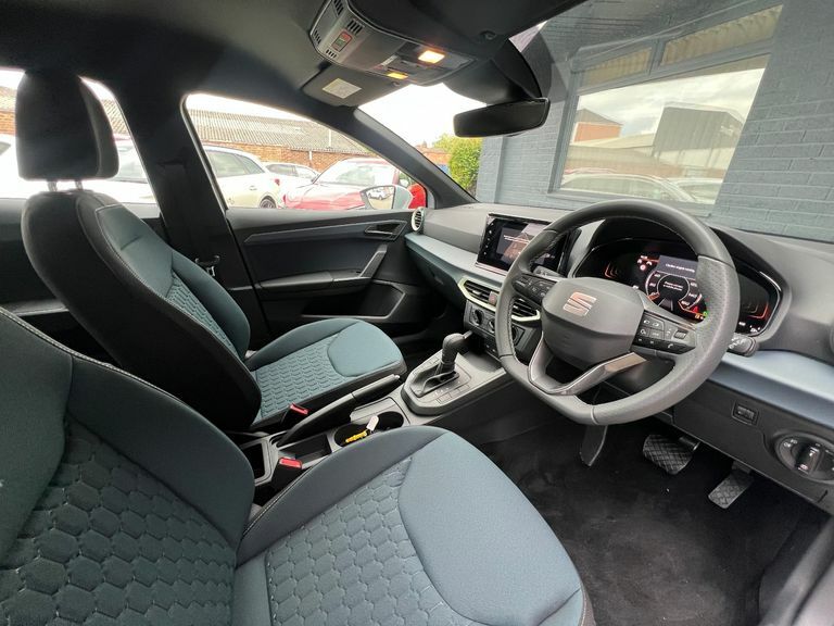 Seat Ibiza 1.0 Tsi 115 Se Technology Dsg KM26NLZ White #6