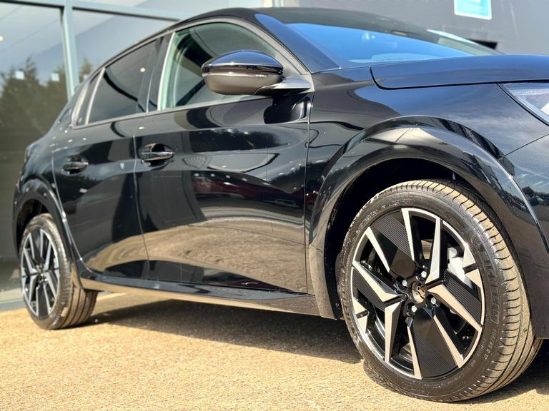 Peugeot 208 1.2 Hybrid 110 Gt E-dsc6 AV26WKH Black #6