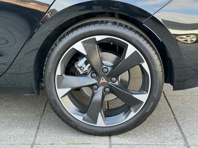 Cupra Leon 1.5 Etsi 150 V1 Dsg  Black #4