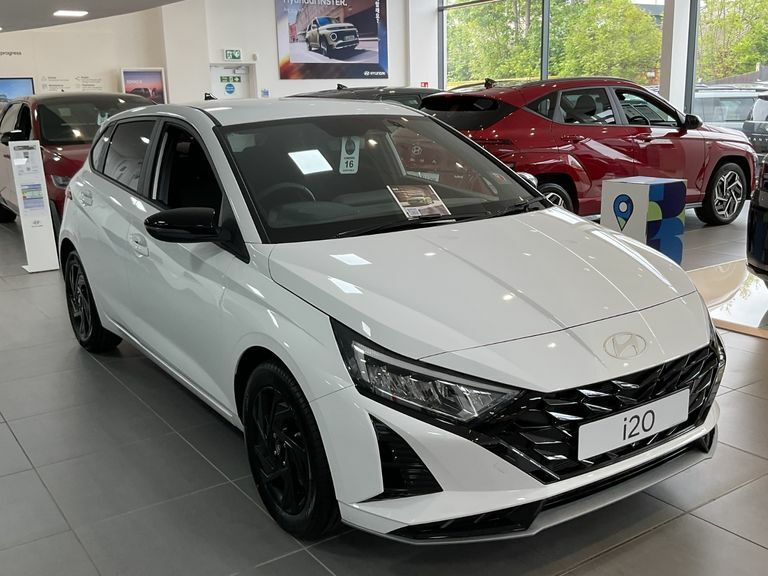 Hyundai I20 1.0T Gdi 90 Black Line Dct White
