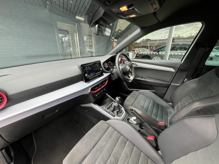 Seat Arona 1.0 Tsi 110 Fr Edition KM23EEH White #2