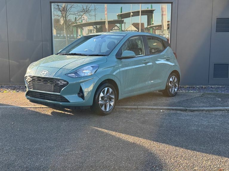 Hyundai I10 1.0 63 Advance Nav Green #3
