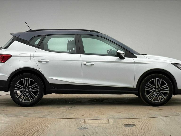 Seat Arona 1.0 Tsi Se Technology FN22FEO White #4