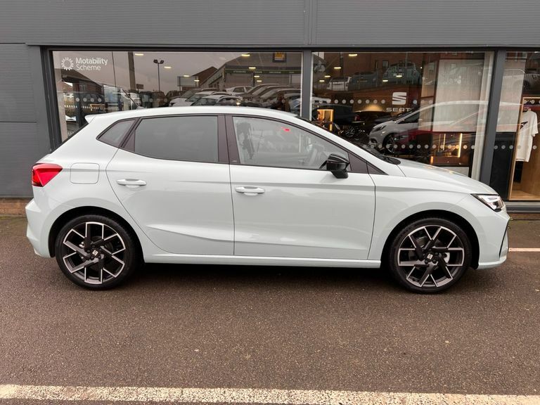 Seat Ibiza 1.0 Tsi 115 Fr Sport KS75YDZ Grey #4