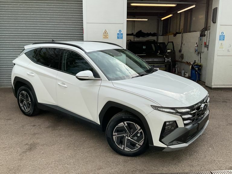 Hyundai Tucson 1.6T Hybrid Advance White