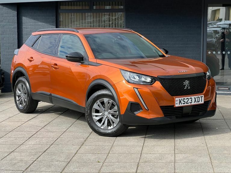 Peugeot 2008 1.2 Puretech Active Premium Orange