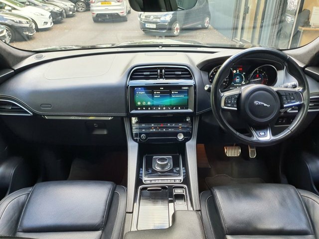 Jaguar F-Pace 2.0 D180 R-sport Suv Awd Euro 6 S PE68LHP Black #2