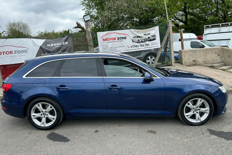 Audi A4 Avant Diesel BJ66YUU Blue #4