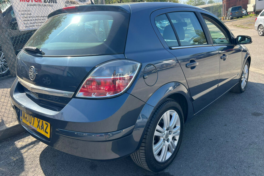 Vauxhall Astra Petrol KD07XAZ Grey #4