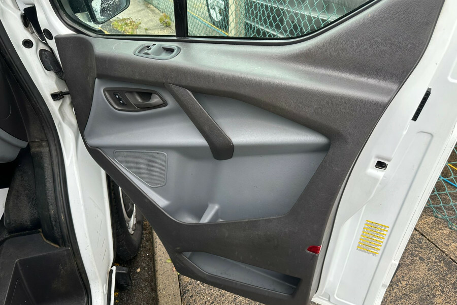 Ford Tourneo Custom Custom 2.2 Silver #14