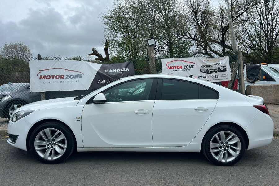 Vauxhall Insignia Diesel DU16YBP White #6