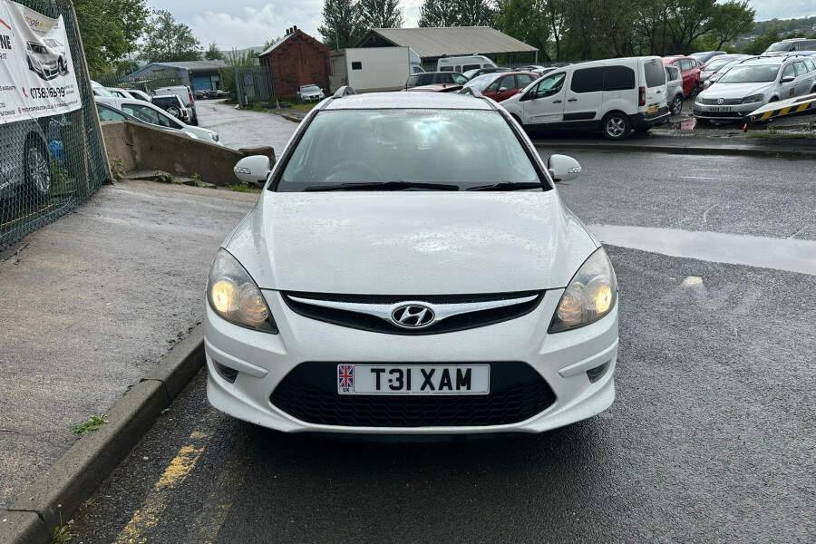 Hyundai I30 Diesel  White #2