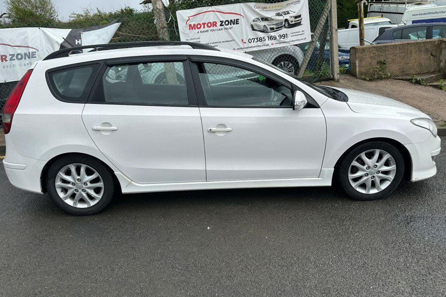 Hyundai I30 Diesel  White #4