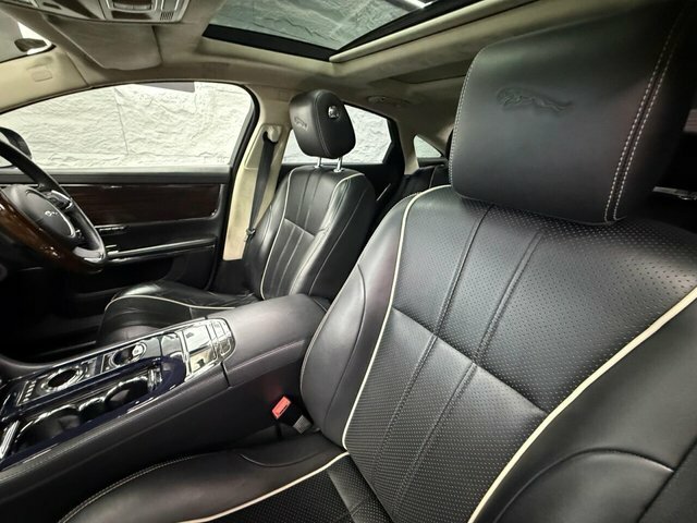 Jaguar XJ 3.0D V6 Portfolio Saloon Euro 5 S Silver #2