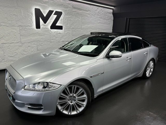 Jaguar XJ 3.0D V6 Portfolio Saloon Euro 5 S Silver