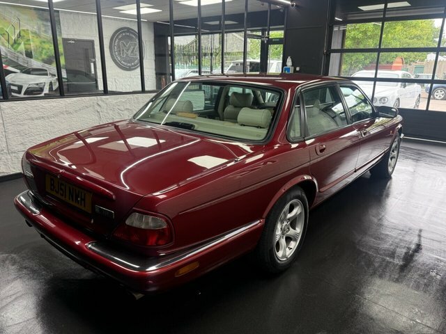 Jaguar XJ 4.0 Xj8 Saloon 285 G Km 290 Red #4