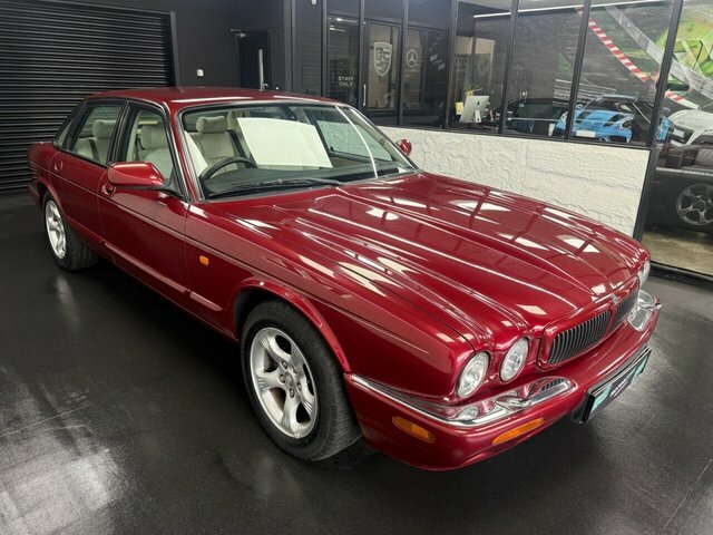 Jaguar XJ 4.0 Xj8 Saloon 285 G Km 290 Red #3