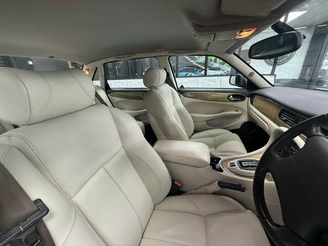 Jaguar XJ 4.0 Xj8 Saloon 285 G Km 290 Red #5