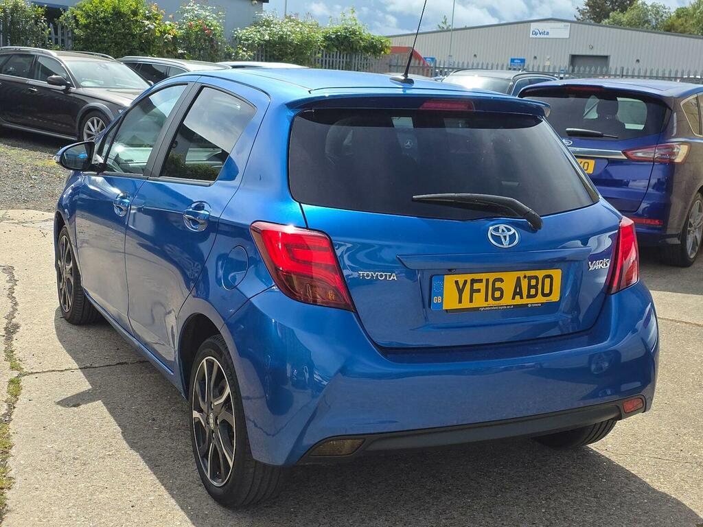 Toyota Yaris Hatchback 1.33 Dual Vvt-i Design Euro 6 2016 YF16ABO Blue #2