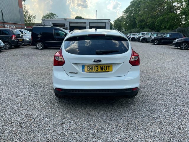 Ford Focus 1.6 Zetec Hatchback Euro 5 105 BV13WUT White #6