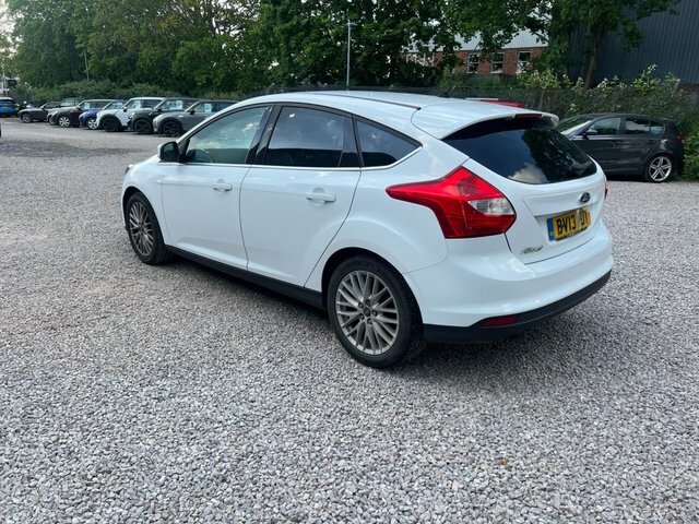 Ford Focus 1.6 Zetec Hatchback Euro 5 105 BV13WUT White #5