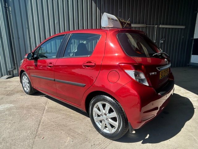 Toyota Yaris 1.33 Dual Vvt-i T Spirit Hatchback Manu SL12FYB Red #6