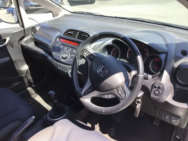 Honda Jazz 1.4 I-vtec Es Plus Hatchback Eur DU15KSX Silver #3